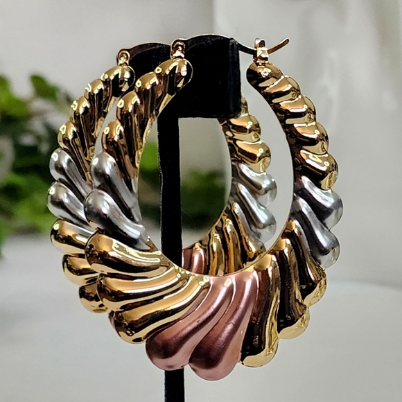 Gold Filled Tri Color Plated Scalloped Hollow Hoop Earrings - Picture 4 of 6